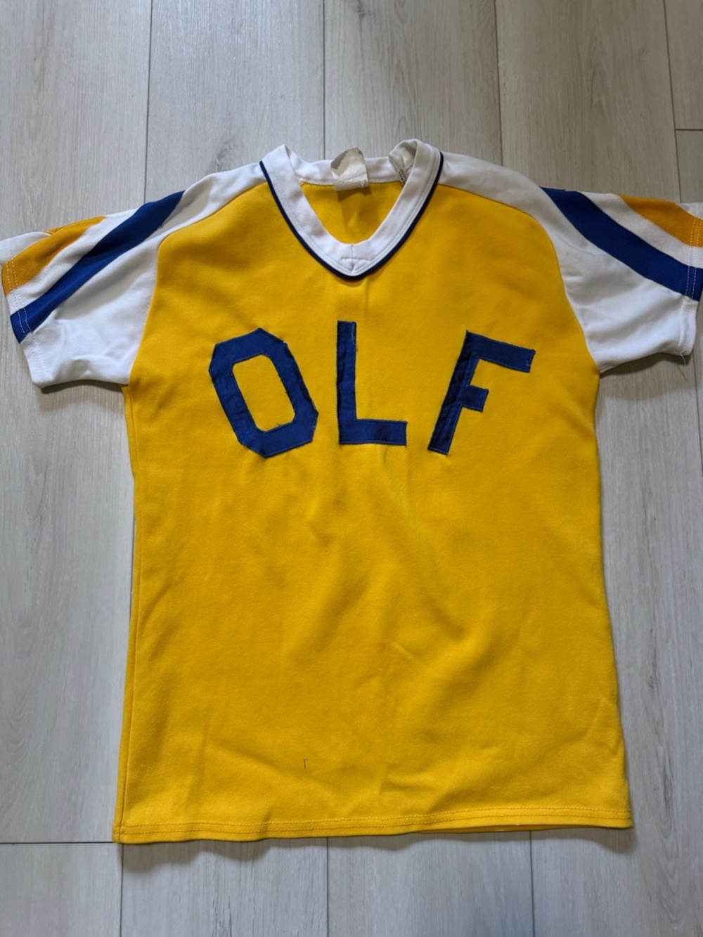 Men’s VINTAGE Yellow & White Athletic Tee/Jersey with Blue Lettering EU 38/40